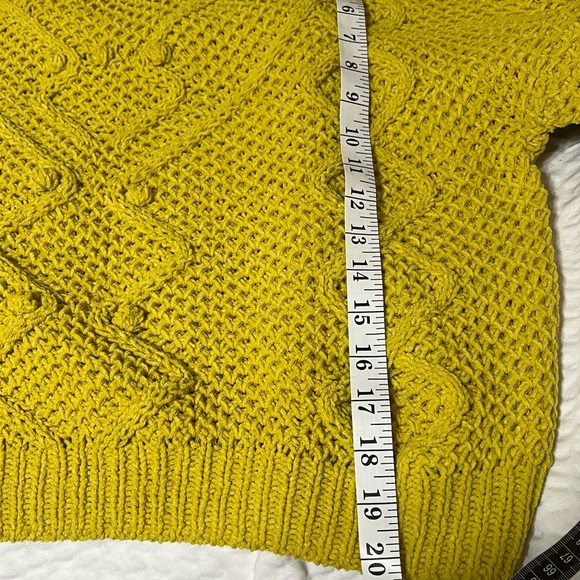 Pre-owned-Love Tree Green Cropped Pullover Sweater. - Picture 8 of 9